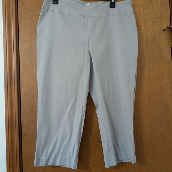 Dana Buchman Gray Capris Structured Business Casual - Picture 1 of 5